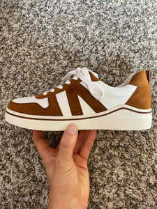 MIA Alta Sneaker