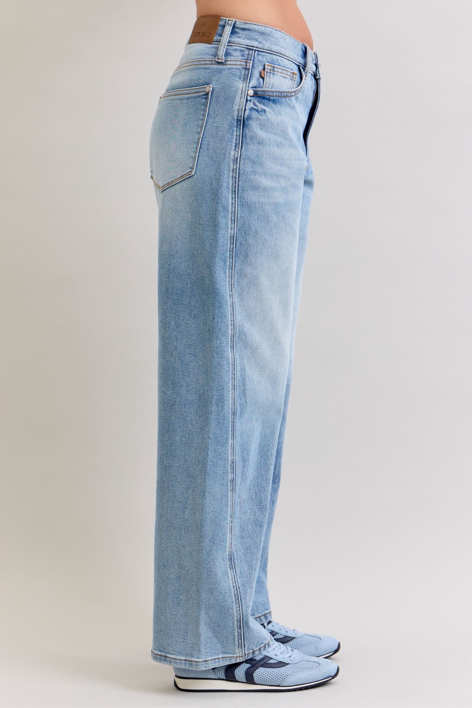 Khloe Rigid Magic Twisted Side Seam Jean